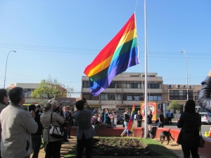 Municipalidad de San Antonio conmemora día en contra de la homofobia y transfobia