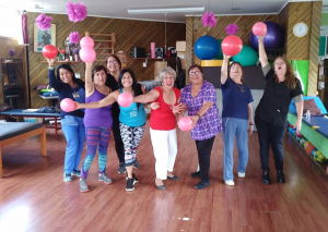 Pacientes del Centro de Rehabilitación San Antonio de Padua cuentan con taller de baile entretenido