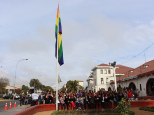 Por séptimo año municipio iza la bandera de la diversidad sexual
