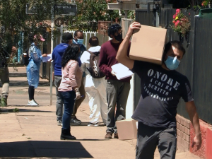 Partió en San Antonio el proceso de entrega de cerca de 5.500 cajas de alimentos enviadas por el Gobierno Regional
