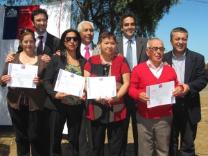 Vecinos de Planicies de Bellavista reciben subsidio para mejorar sus vivienda