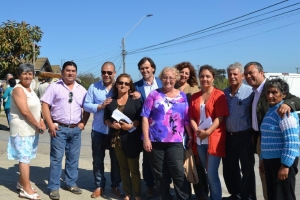 Municipio visita calle Luis González para informar de su pavimentación