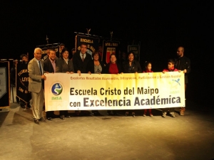 Alcalde y DAEM entregan reconocimiento a escuelas de Excelencia Académica