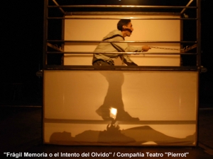 &quot;FRÁGIL MEMORIA O EL INTENTO DEL OLVIDO&quot; de la  Compañía de Teatro “Pierrot”