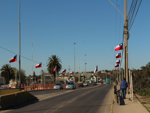 Embanderan puentes de San Antonio en el mes de la Patria 