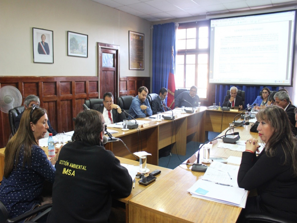 Concejo Municipal aprob&oacute; la contrataci&oacute;n de dos camiones ampliroll con carro para el traslado de residuos al relleno sanitario El Molle