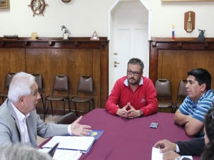 Equipo de Secpla y Alcalde Omar Vera se reúnen con dirigentes Portuarios de STI