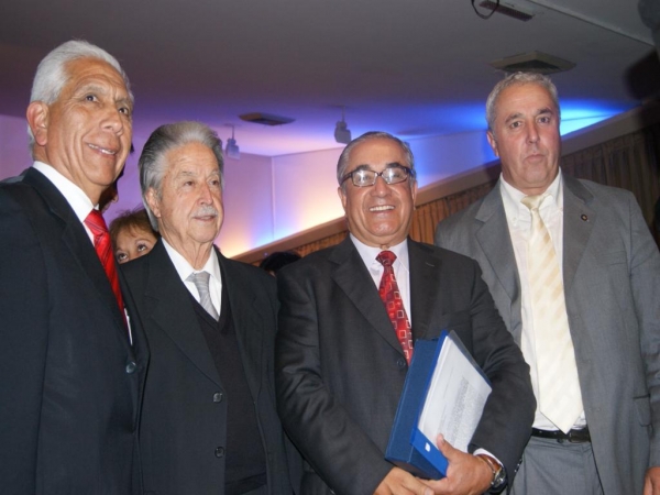 Alcalde Omar Vera acompañó al ex parlamentario en ceremonia de Gobierno regional 