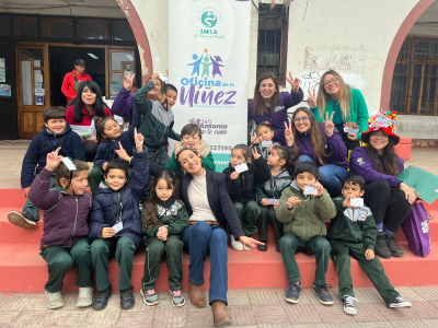 Niñas y niños de la Escuela Pedro Viveros Ormeño visitaron la Municipalidad de San Antonio