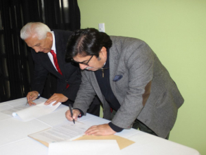 En CESFAM Barrancas se realizó firma de convenio colaborativo en salud para atención oftalmológica y urgencia dental