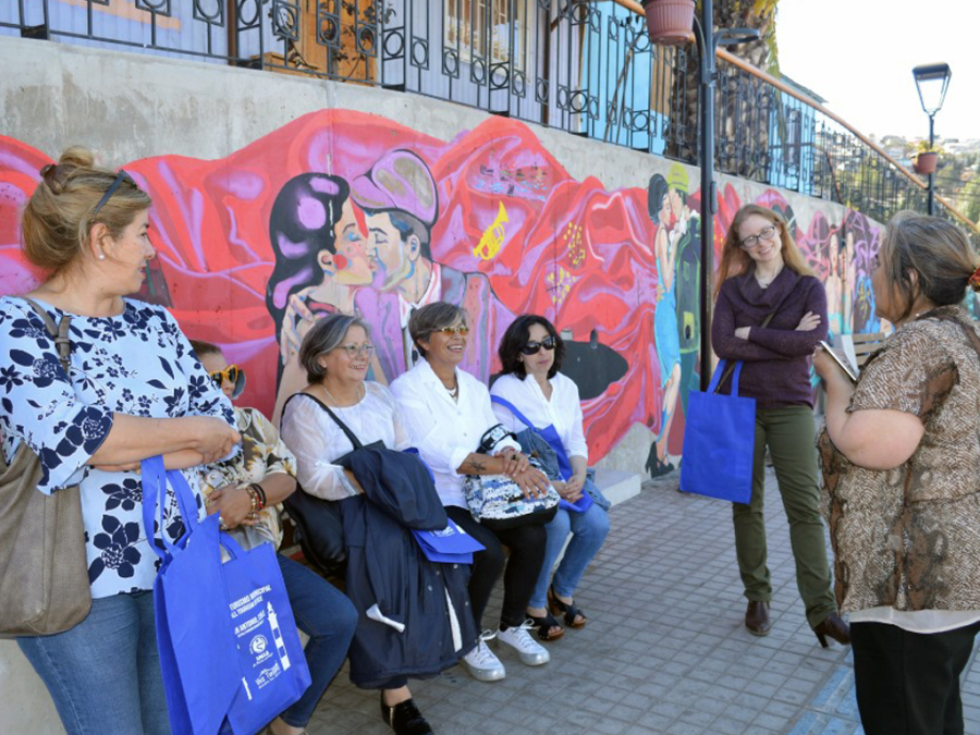 Municipio invita a mujeres a caminar por el centro de San Antonio