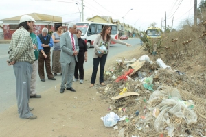 Alcalde Omar Vera se reúne con vecinos de Aguas Saladas para erradicar microbasural