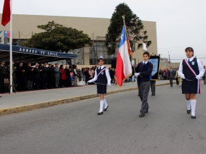 Impecable desfile de los colegios y escuelas de San Antonio