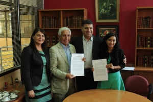 Alcalde Vera participa en la firma de convenio de Pavimentos Participativos del MINVU