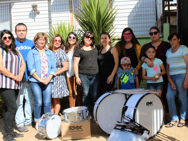 Agrupaci&oacute;n de Murgas y Comparsas Viuda IX recibe instrumentos musicales a trav&eacute;s de los Presupuestos Participativos