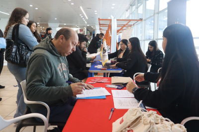 OMIL en Terreno reunió oferta laboral provincial en Mall Arauco San Antonio