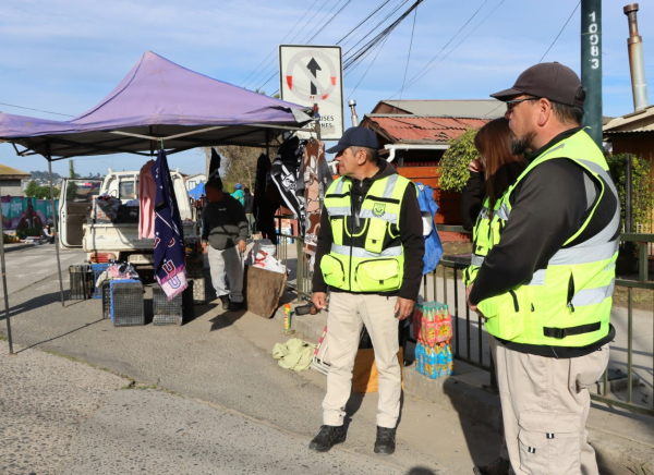 Operativo conjunto refuerza fiscalizaci&oacute;n y ordenamiento en la Feria de Tejas Verdes