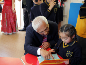 Escuela de Leyda inauguró junto a los niños su Biblioaula