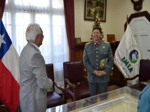 Director de la Escuela de Ingenieros Militares realiza visita protocolar a alcalde de San Antonio