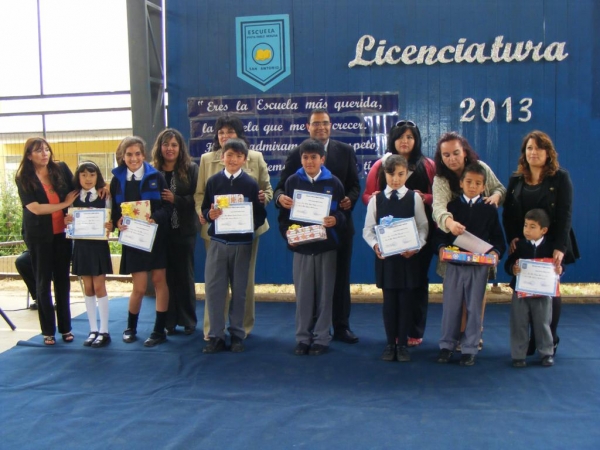 Escuelas municipales de San Antonio despiden a sus alumnos de octavo a&ntilde;o b&aacute;sico