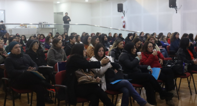 Profesionales de la educación se capacitan en neurodivergencia en seminario de la Red Comunal Chile Crece Más