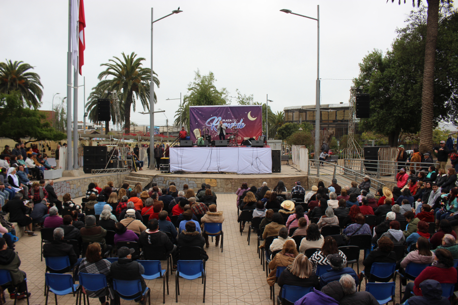 Plaza del Recuerdo: Luis Grillo y Los Pasteles Verdes entregaron una tarde  de nostalgia - I. Municipalidad de San Antonio