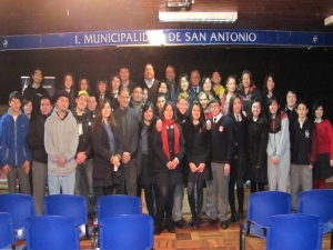 Municipio realiza conversatorio juvenil para la comuna de San Antonio