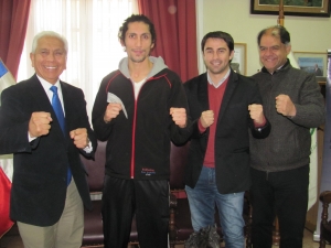 Municipalidad entrega aporte económico a deportista de Kick Boxing