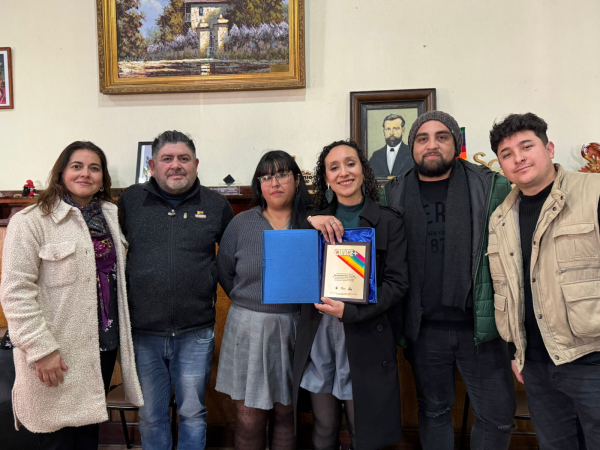 Red Diversa entreg&oacute; reconocimiento a la Municipalidad de San Antonio