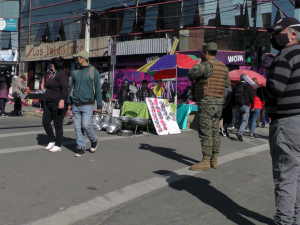 Comerciantes ambulantes del centro de San Antonio fueron reubicados a la calle Bombero Molina