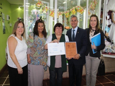 Municipalidad de San Antonio y C&aacute;mara de Turismo premian las mejores vitrinas navide&ntilde;as