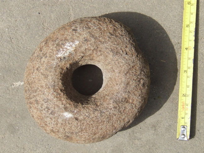 Donaci&oacute;n de Piedra horadada al Museo