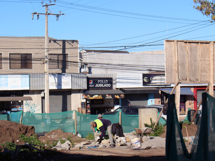 Avanza remodelación de la Plaza José Luis Norris y mejoramiento de veredas en el centro de Barrancas   