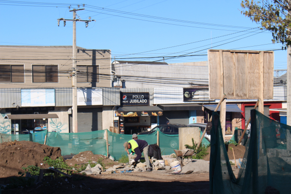 Avanza remodelaci&oacute;n de la Plaza Jos&eacute; Luis Norris y mejoramiento de veredas en el centro de Barrancas