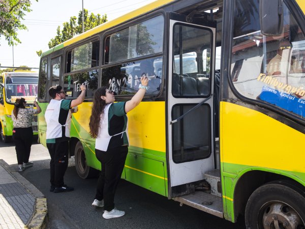 Barros Luco se ti&ntilde;e de Telet&oacute;n: vecinos y funcionarios impulsan la campa&ntilde;a desde el frontis municipal